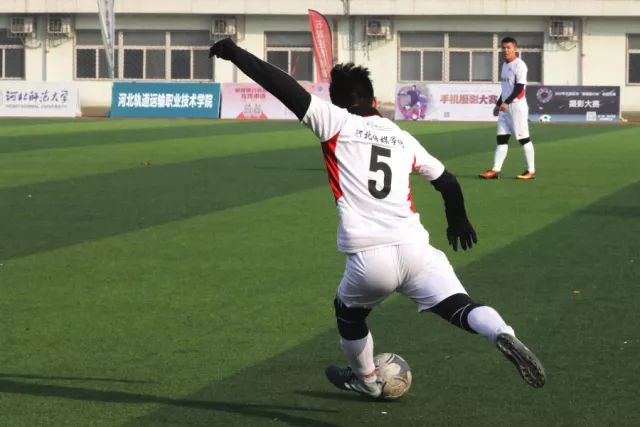 外媒盘点金球奖前30最佳阵容 维哈姆前锋马丁守门