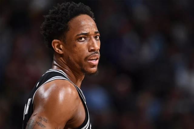 欧冠-萨拉赫破门埃利奥特建功 利物浦2-1里尔